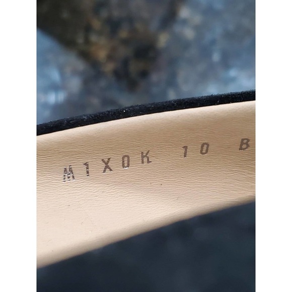 Salvatore Ferragamo Women's Black & Gold Toe More Suede Chain Cap-Toe Pumps 10 - Picture 10 of 14